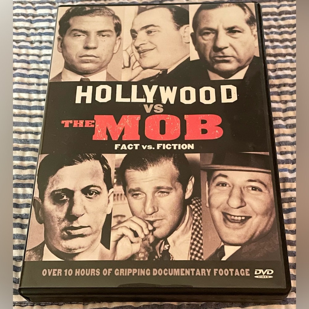 🎥 Hollywood vs The Mob DVD 🎥